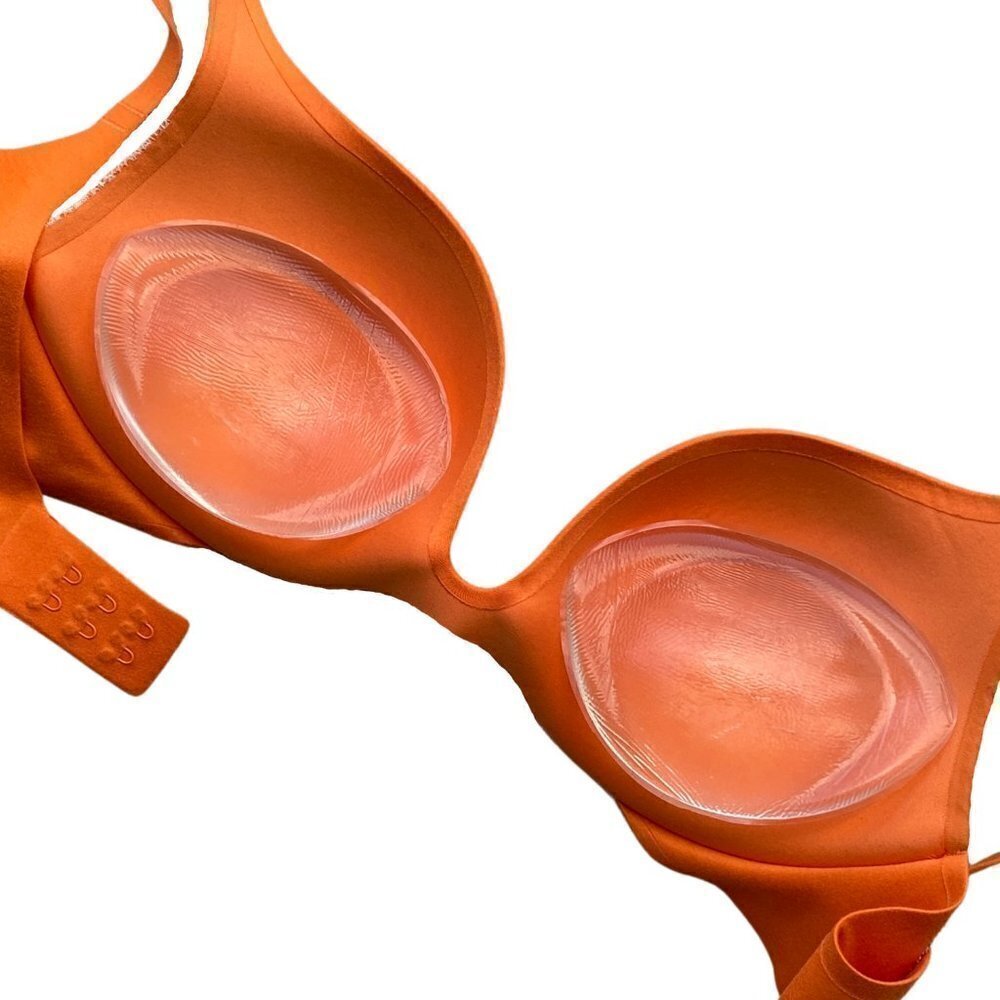 NWT Framed Mint Adhesive Silicone Bra Inserts | Medium.